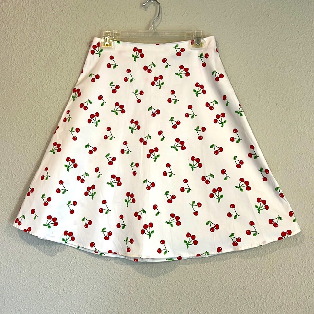 Fun red cherry print skirt. Size M